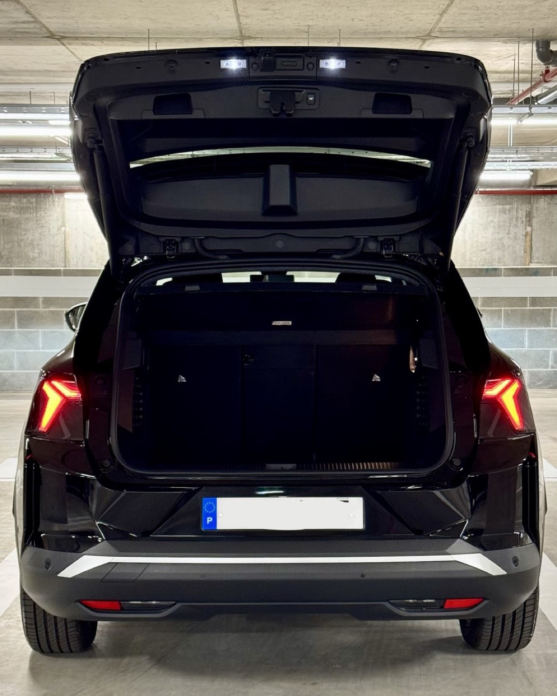 Renault Scénic E-Tech — bagageira